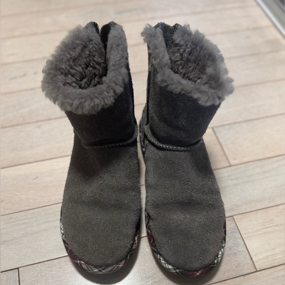 UGG Australia Exclusive Mini Rock Charcoal Boot